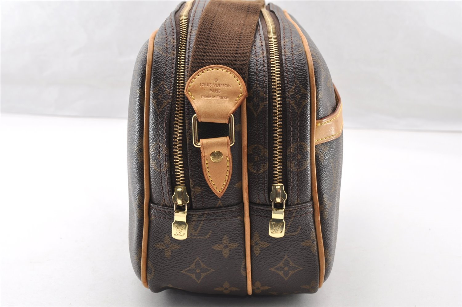 Authentic Louis Vuitton Monogram Reporter PM Shoulder Cross Bag M45254 LV 8095I