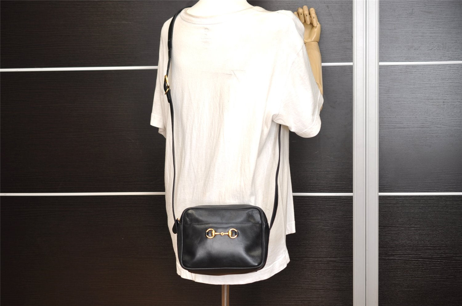 Authentic GUCCI Horsebit Shoulder Cross Body Bag Purse Leather Black Junk 8098J