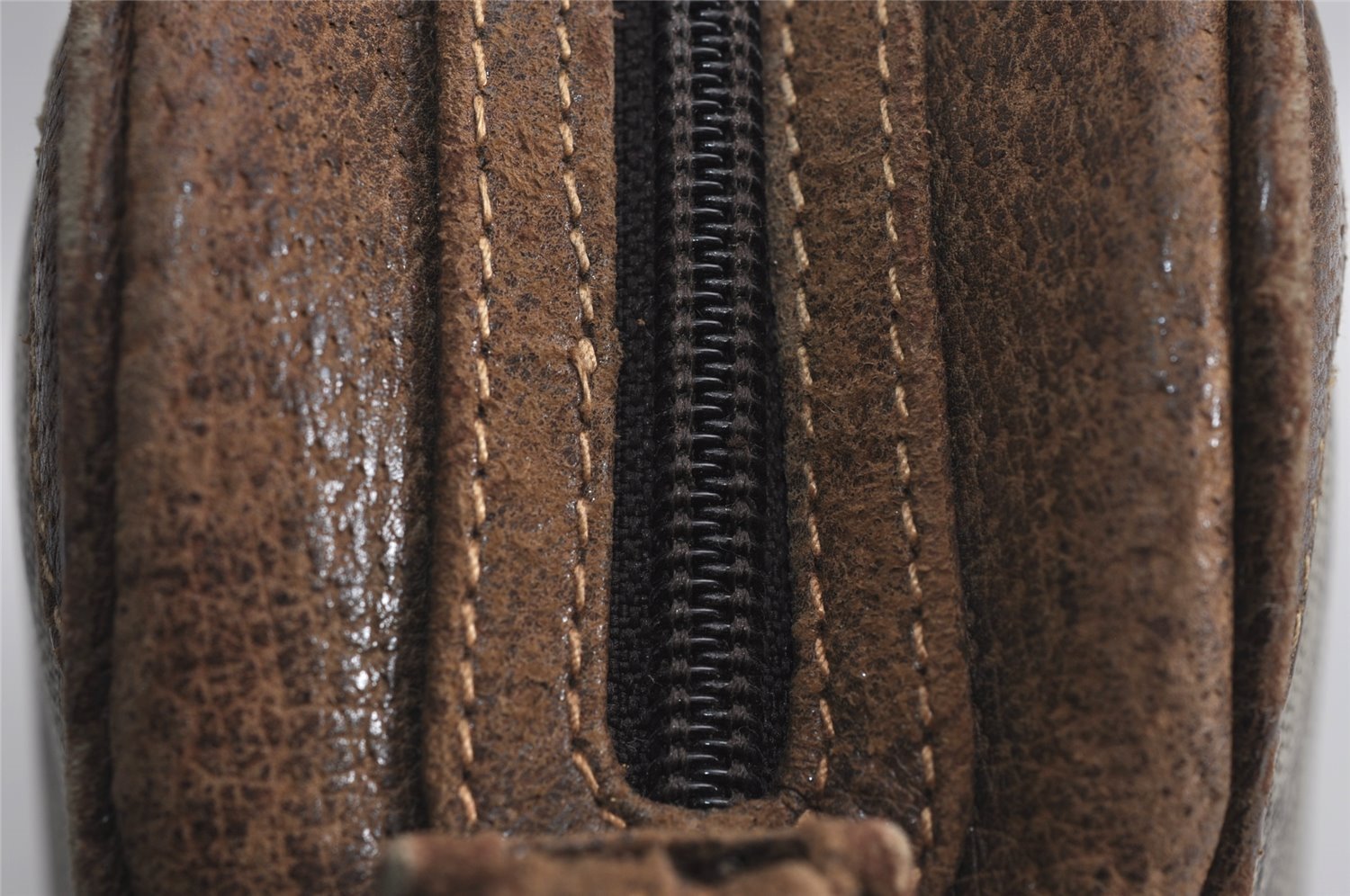 Authentic GUCCI Shoulder Cross Body Bag Purse GG PVC Leather Brown 8099J