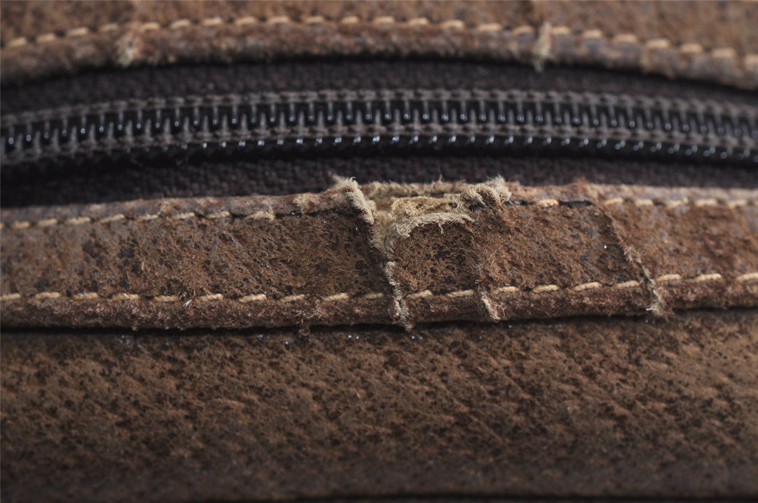 Authentic GUCCI Shoulder Cross Body Bag Purse GG PVC Leather Brown 8099J