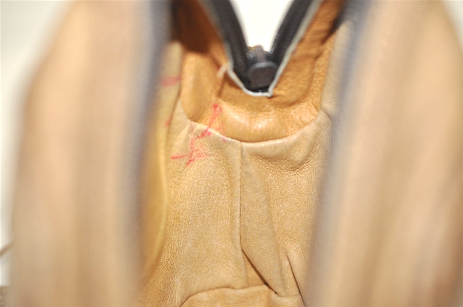 Authentic GUCCI Shoulder Cross Body Bag Purse GG PVC Leather Brown 8099J