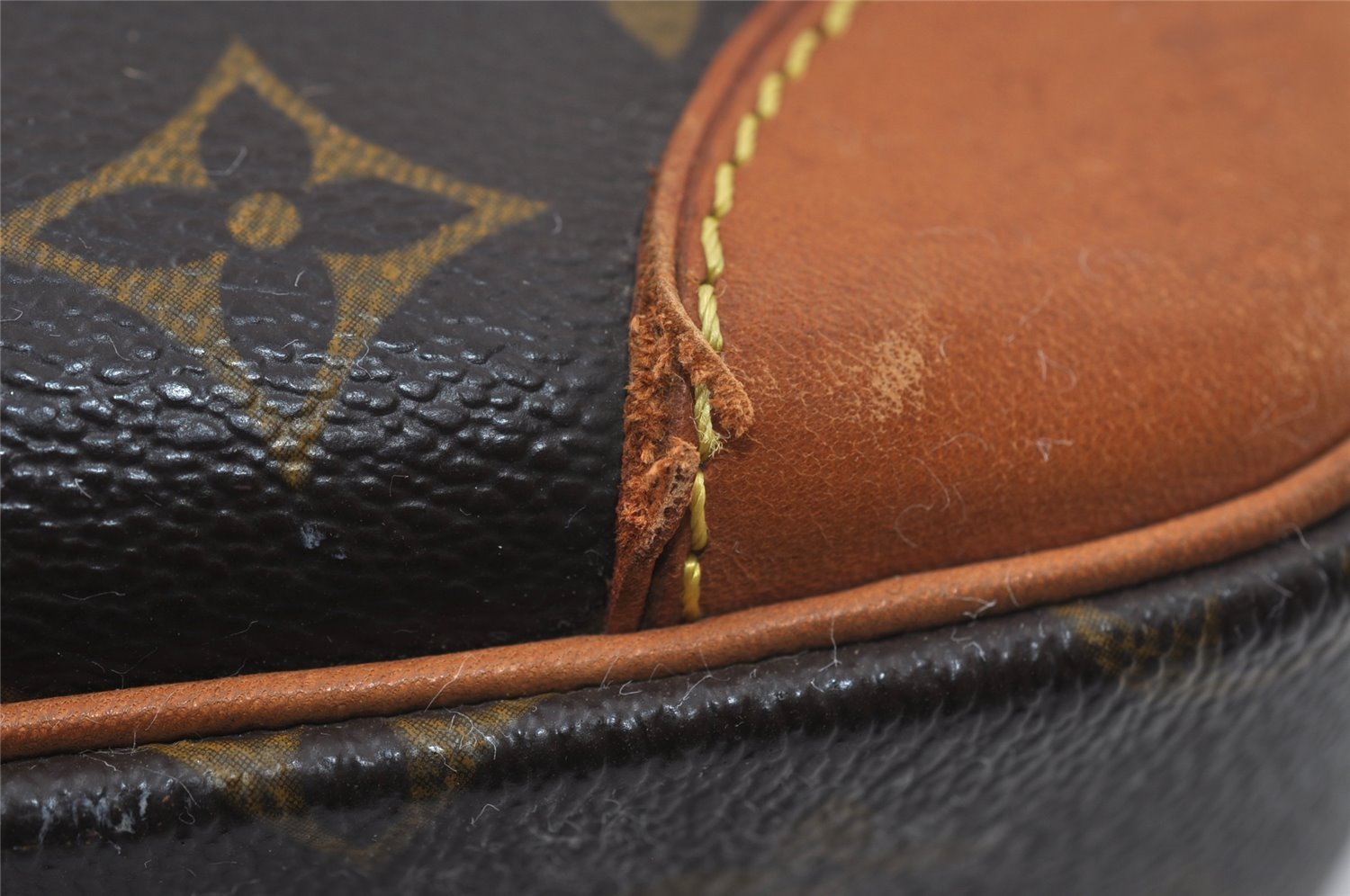 Authentic Louis Vuitton Monogram Nile Shoulder Cross Body Bag M45244 LV 8101I