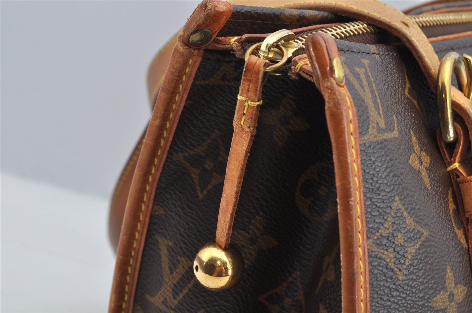 Authentic Louis Vuitton Monogram Popincourt Haut Shoulder Bag M40007 LV 8107I