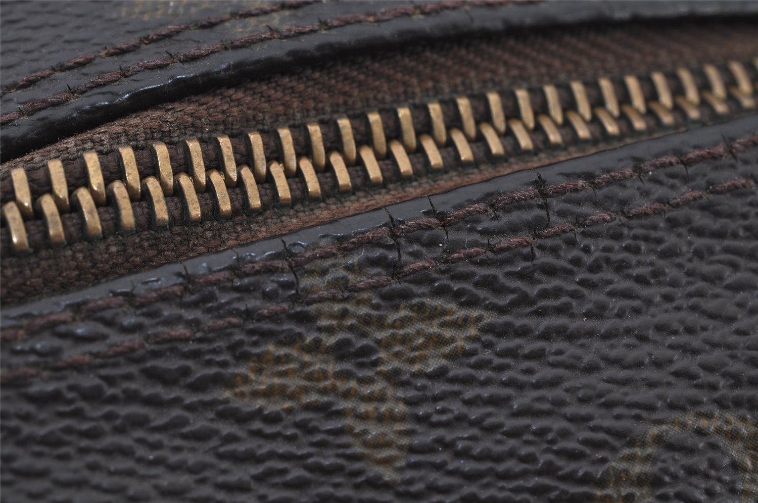 Authentic Louis Vuitton Monogram Boulogne 30 Shoulder Cross Bag M52165 LV 8110J