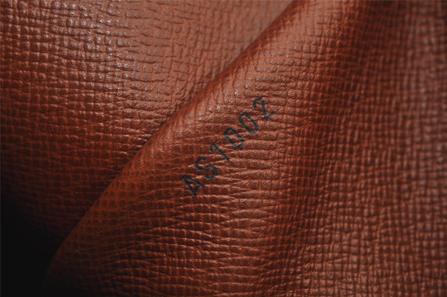 Authentic Louis Vuitton Monogram Boulogne 30 Shoulder Cross Bag M52165 LV 8110J