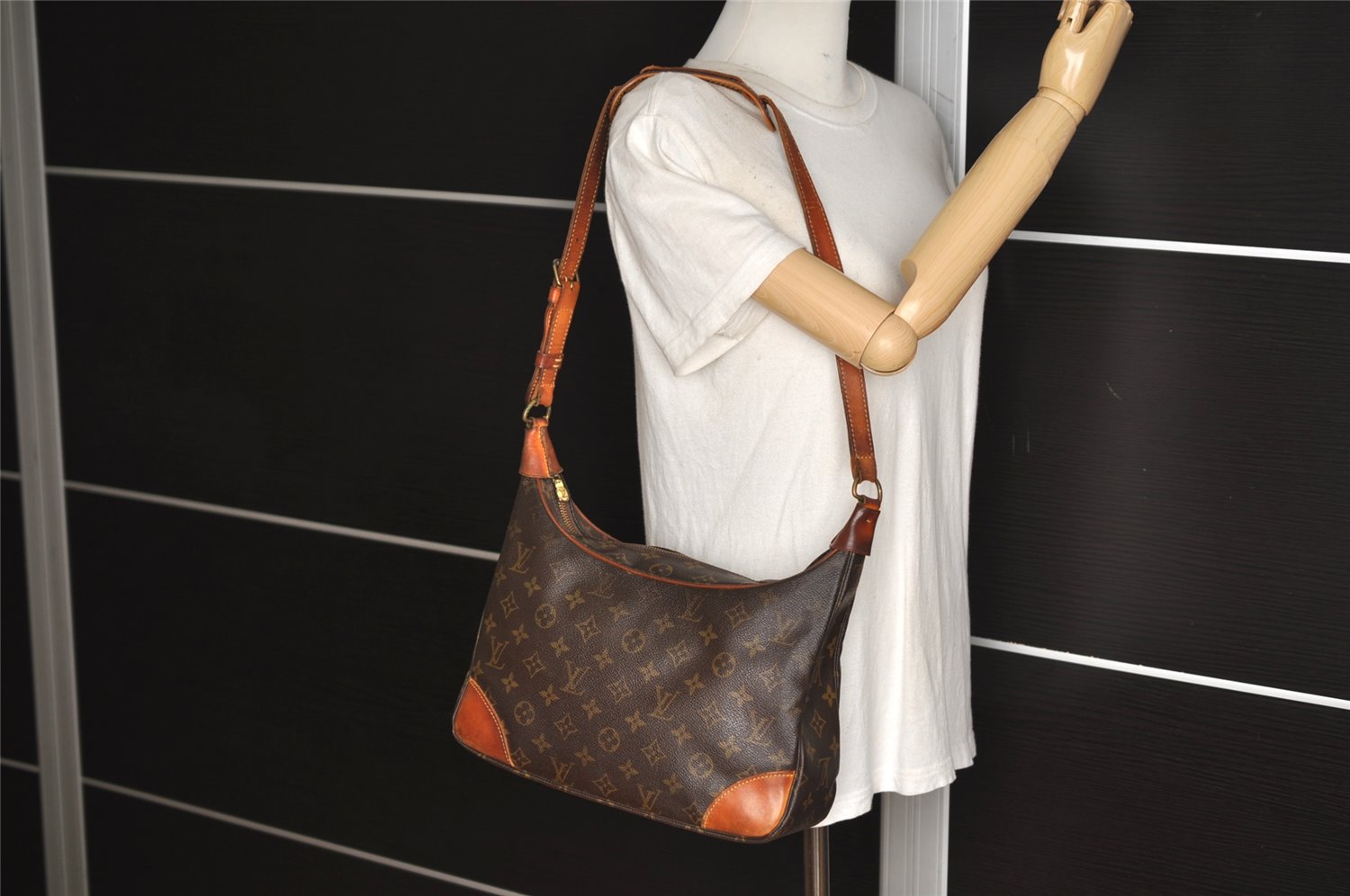 Authentic Louis Vuitton Monogram Boulogne 30 Shoulder Cross Bag M52165 LV 8110J