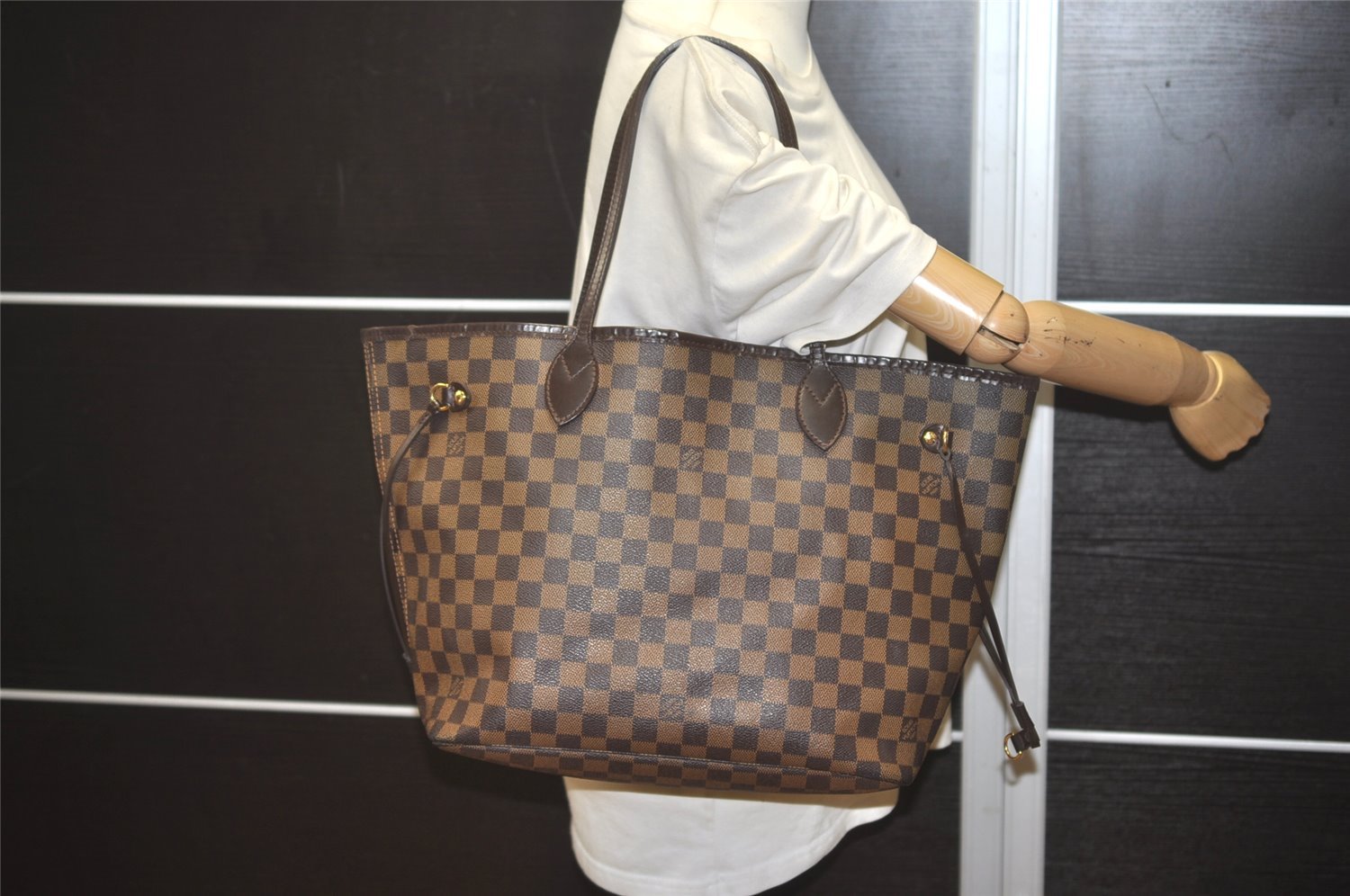 Authentic Louis Vuitton Damier Neverfull MM Shoulder Tote Bag N51105 LV 8111I