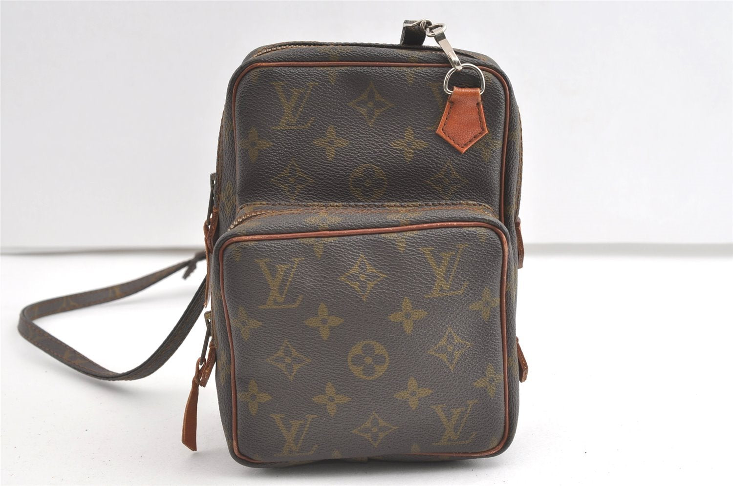 Authentic Louis Vuitton Monogram Amazone Shoulder Cross Body Bag Old Model 8114J