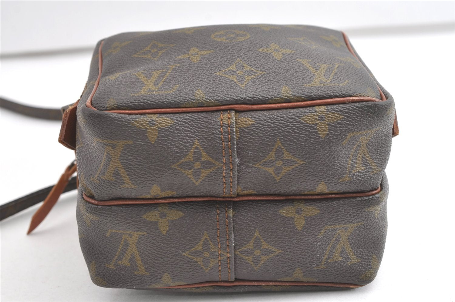 Authentic Louis Vuitton Monogram Amazone Shoulder Cross Body Bag Old Model 8114J