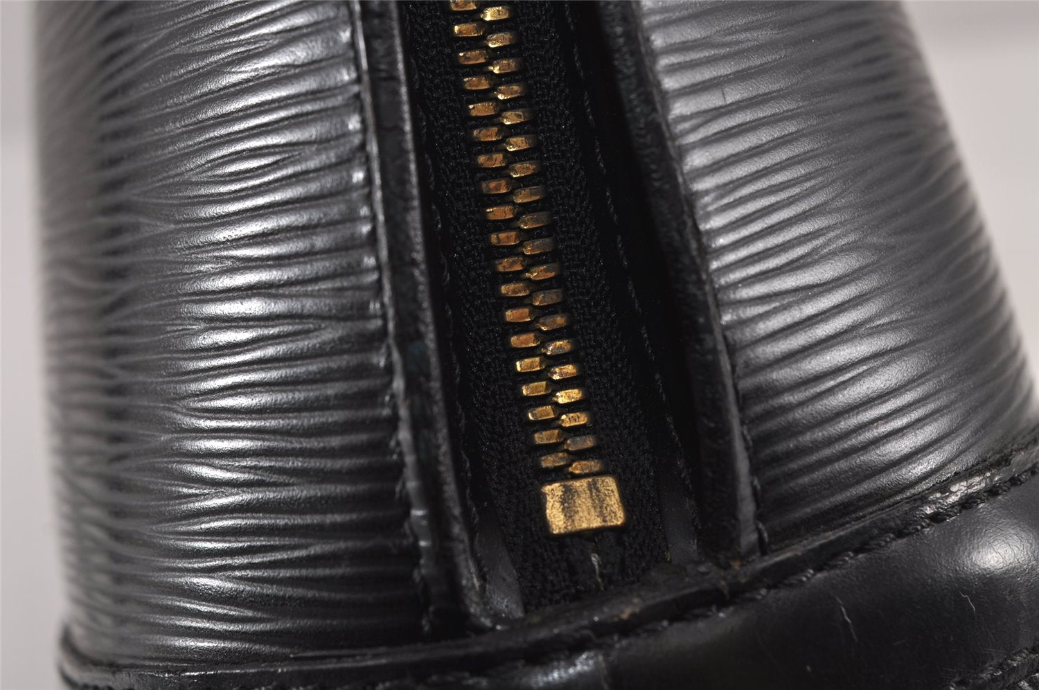 Authentic Louis Vuitton Epi Lussac Shoulder Tote Bag Black M52282 LV 8116J