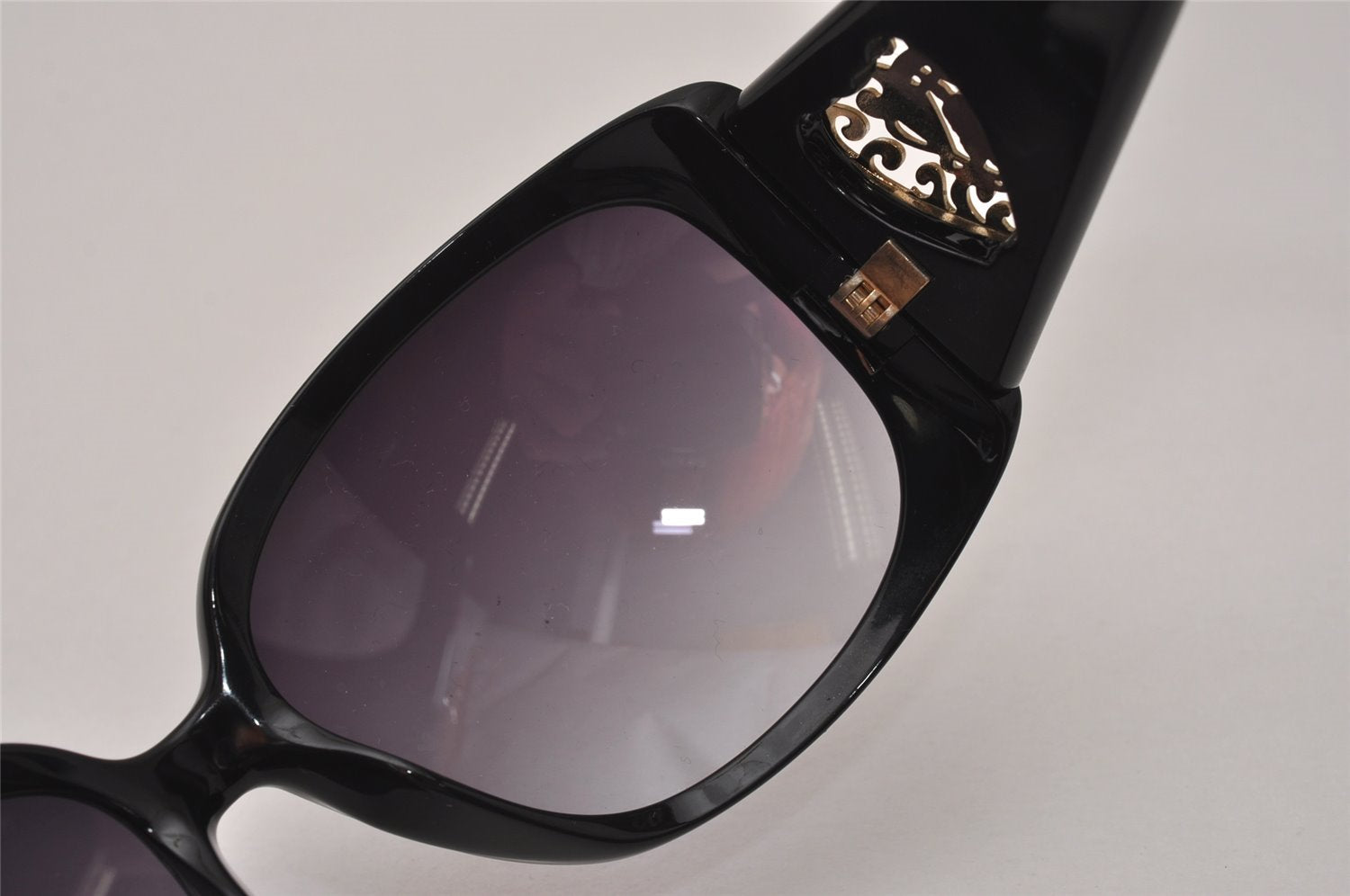 Authentic GUCCI Vintage Heart Crest Sunglasses GG 3067/F/S Plastic Black 8121I