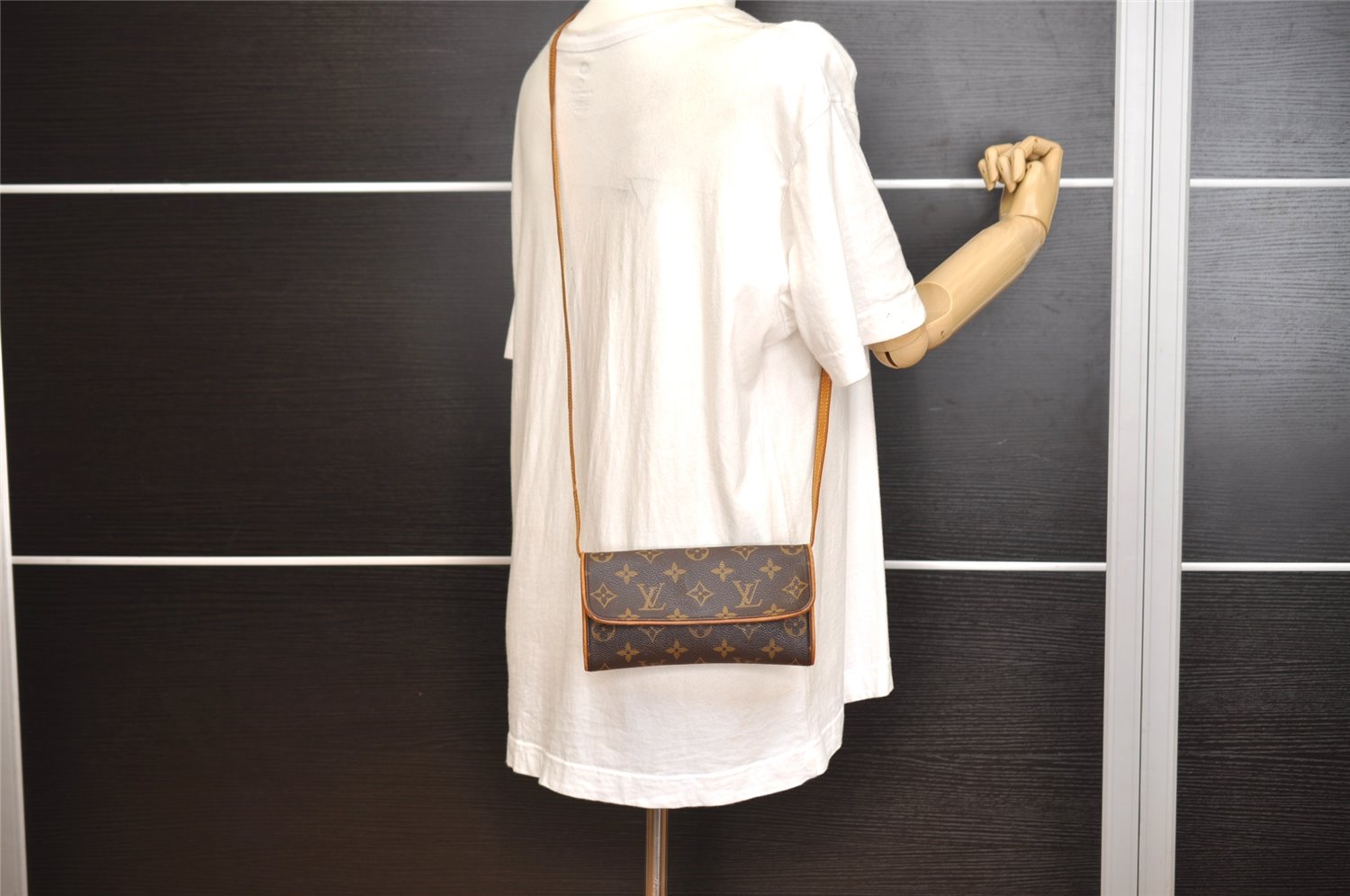 Authentic Louis Vuitton Monogram Pochette Twin PM Shoulder Bag M51854 Junk 8125J