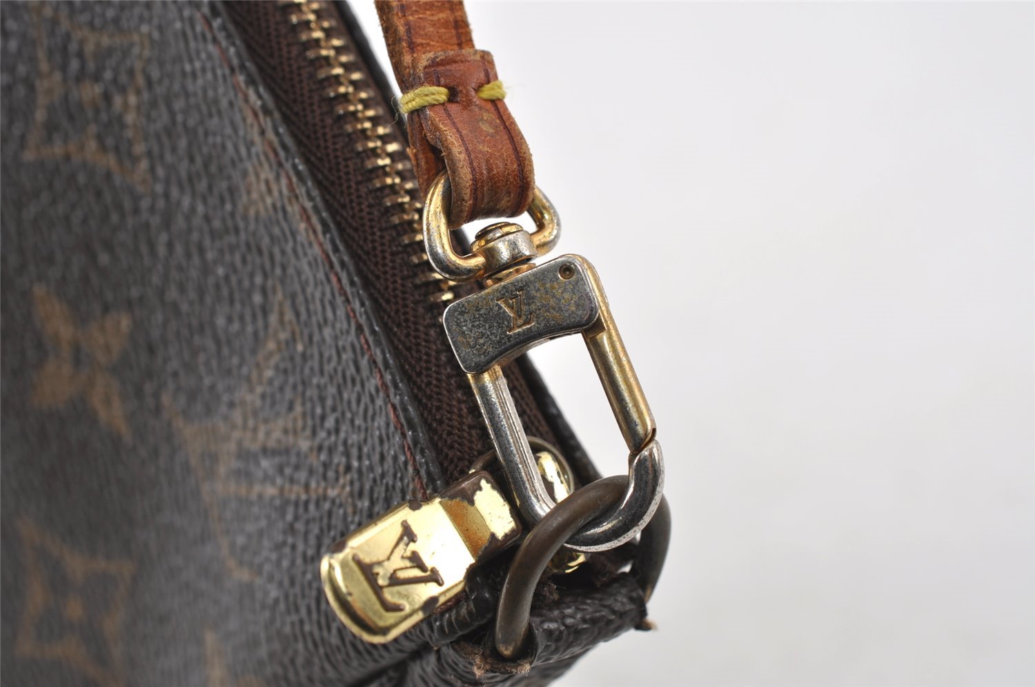 Authentic Louis Vuitton Monogram Pochette Accessoires Pouch M51980 LV 8131I