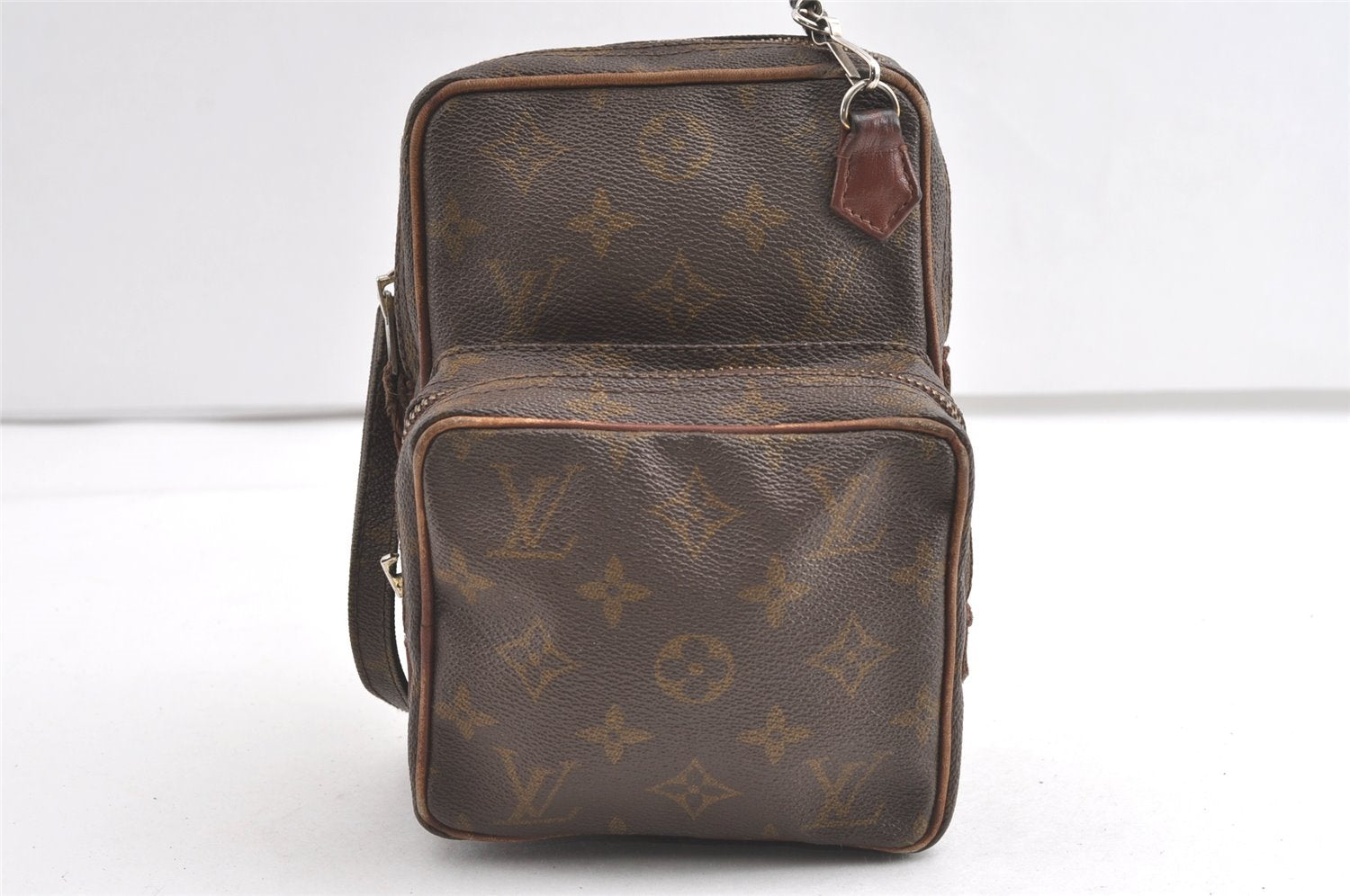 Authentic Louis Vuitton Monogram Amazone Shoulder Cross Body Bag Old Model 8135J