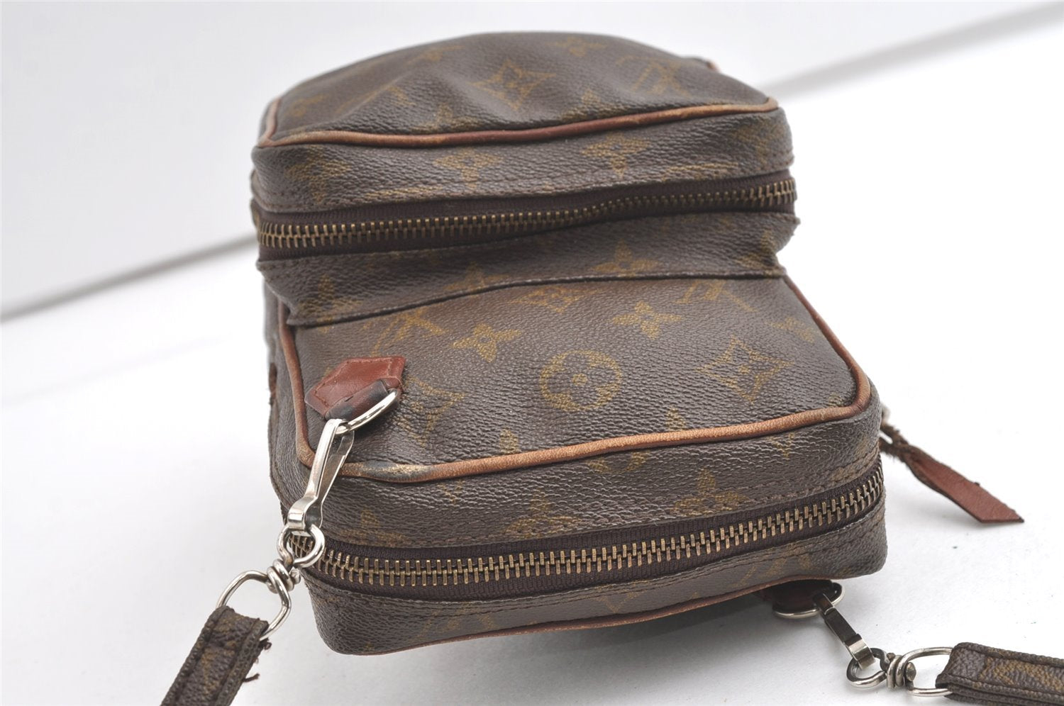 Authentic Louis Vuitton Monogram Amazone Shoulder Cross Body Bag Old Model 8135J