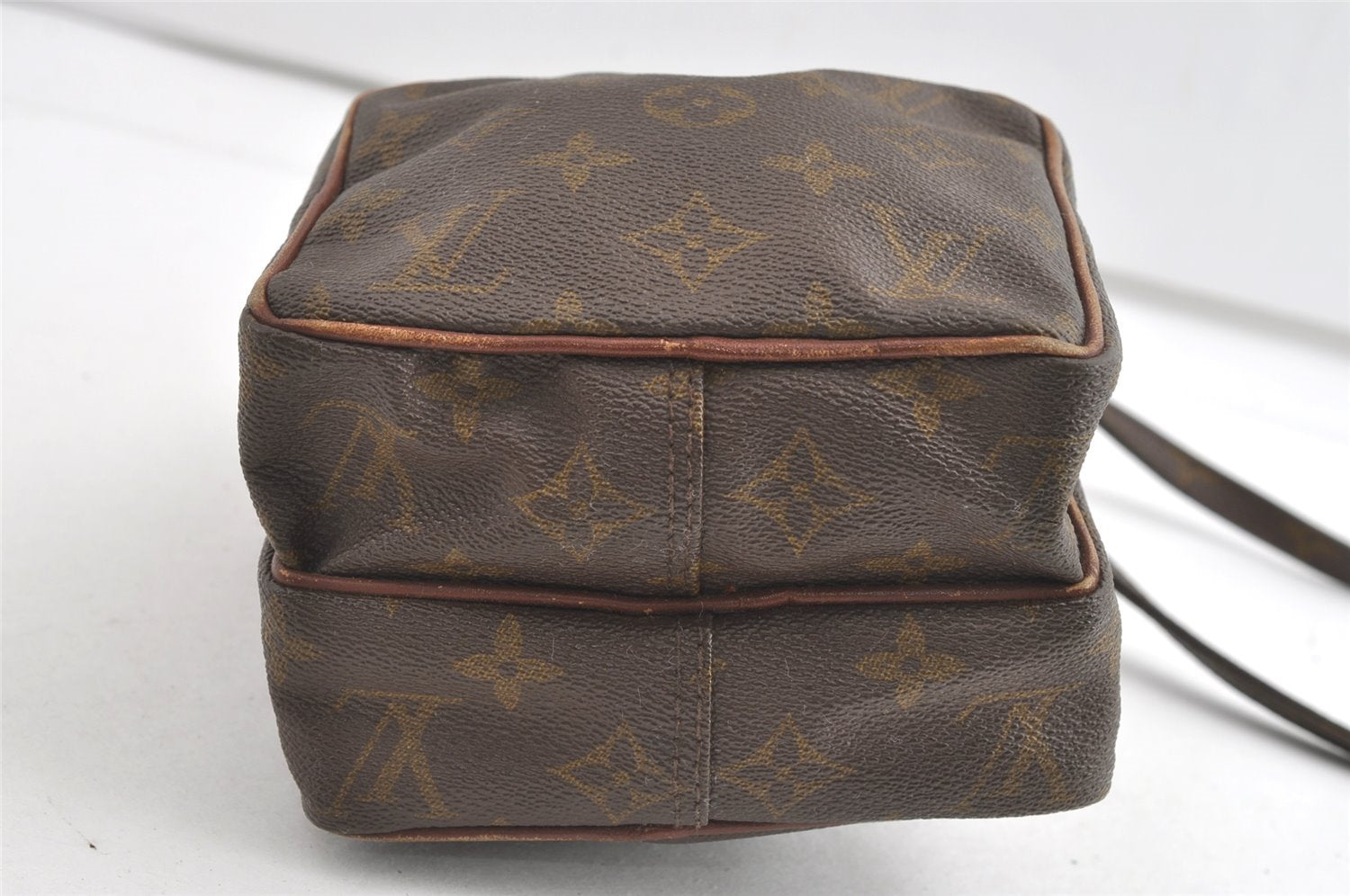 Authentic Louis Vuitton Monogram Amazone Shoulder Cross Body Bag Old Model 8135J