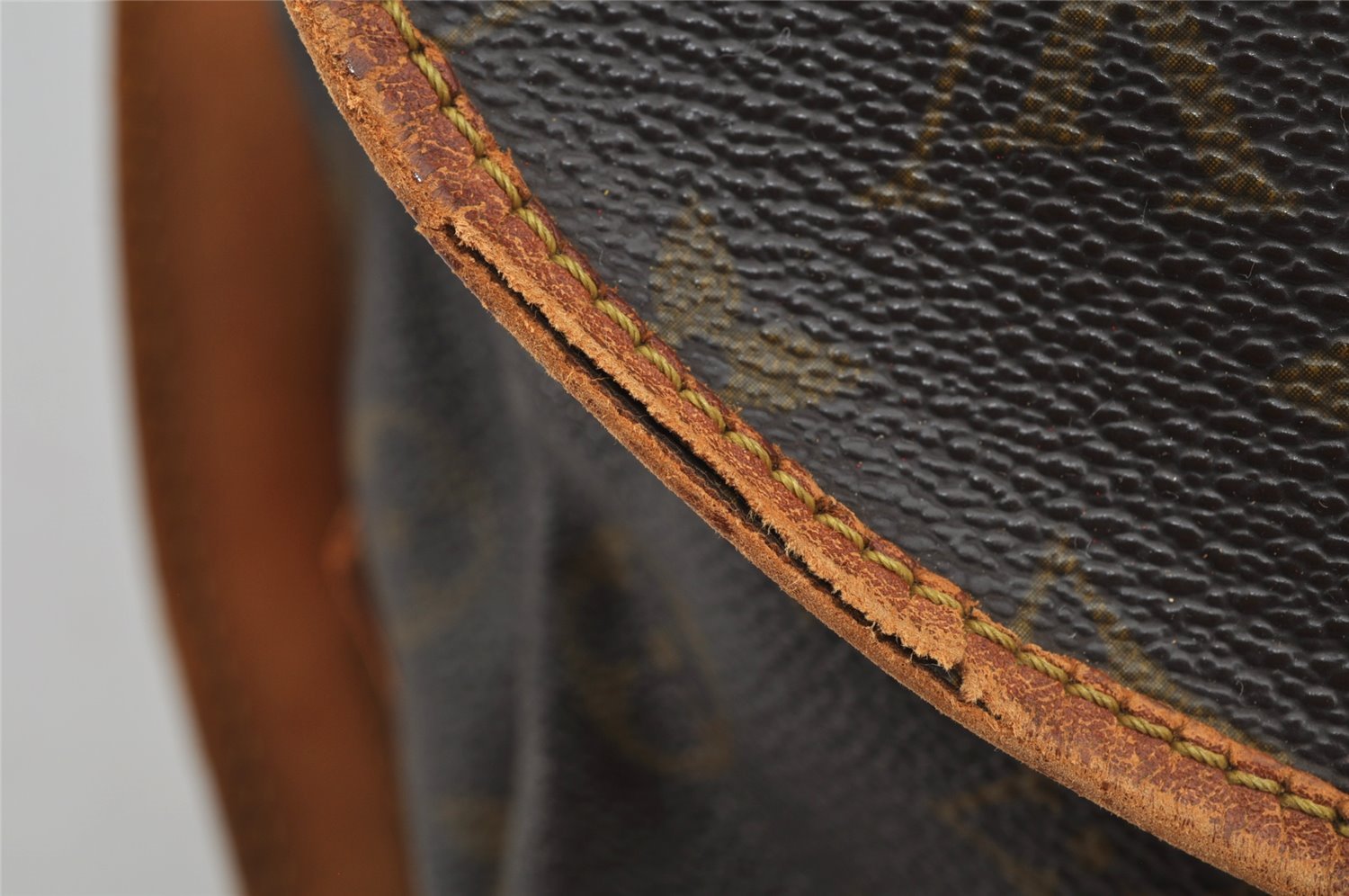 Authentic Louis Vuitton Monogram Saumur 35 Shoulder Cross Bag M42254 LV 8138J