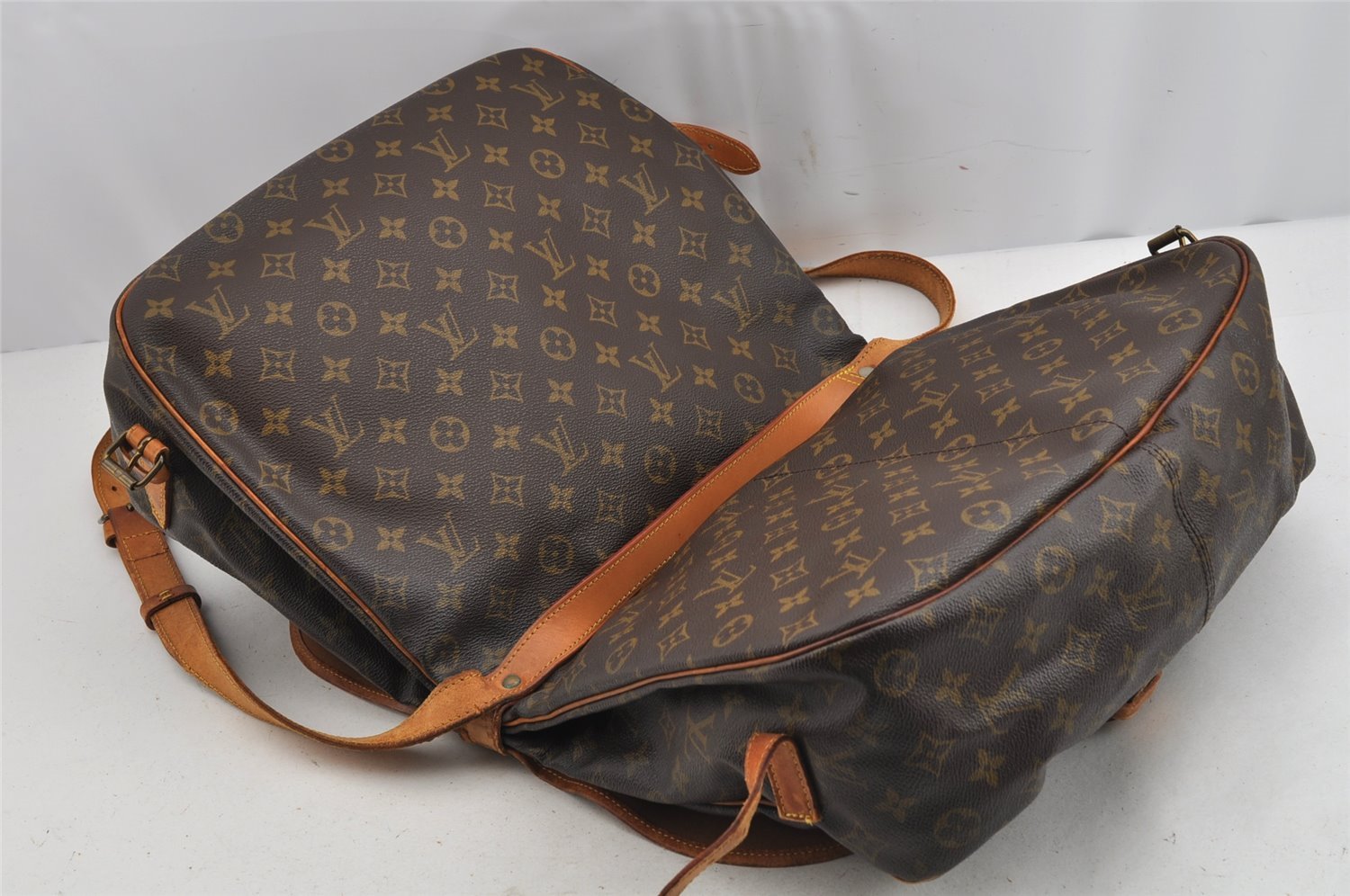 Authentic Louis Vuitton Monogram Saumur 35 Shoulder Cross Bag M42254 LV 8138J