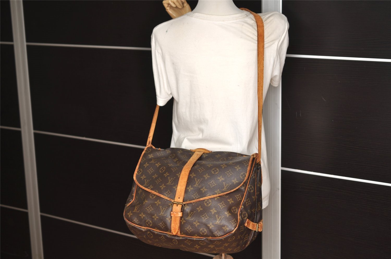 Authentic Louis Vuitton Monogram Saumur 35 Shoulder Cross Bag M42254 LV 8138J