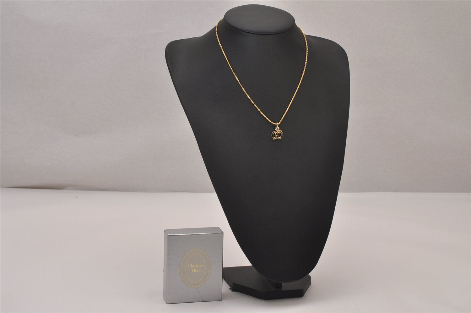 Auth Christian Dior Gold Tone Rhinestone Chain Pendant Necklace CD Box 8139I