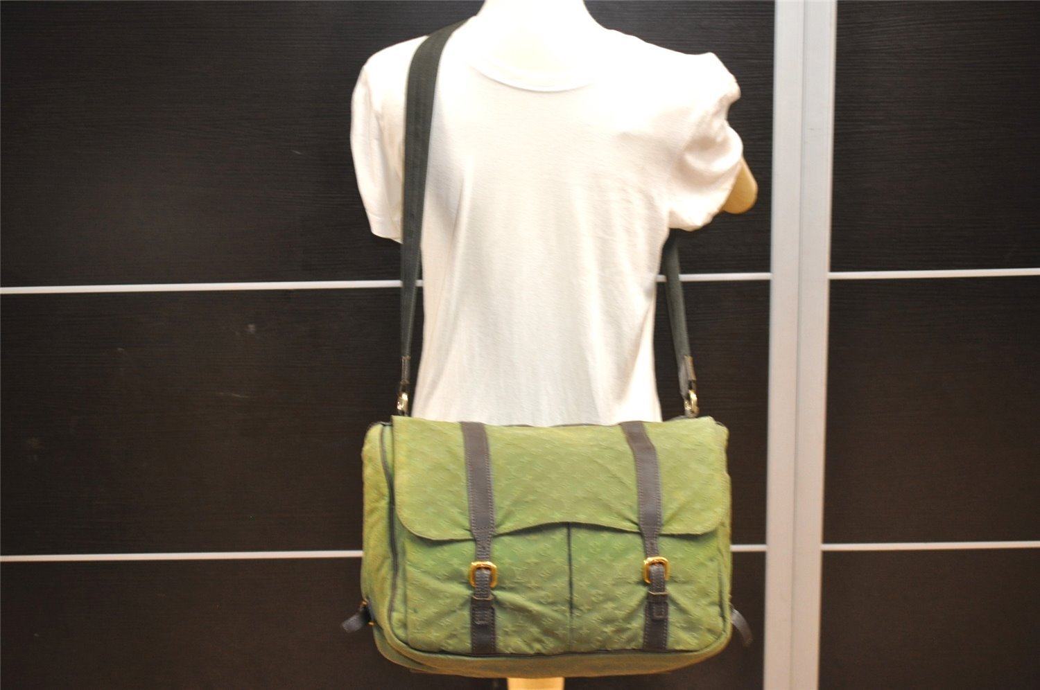 Auth Louis Vuitton Monogram Mini Sac Maman Shoulder Cross Bag M42351 Green 8144J