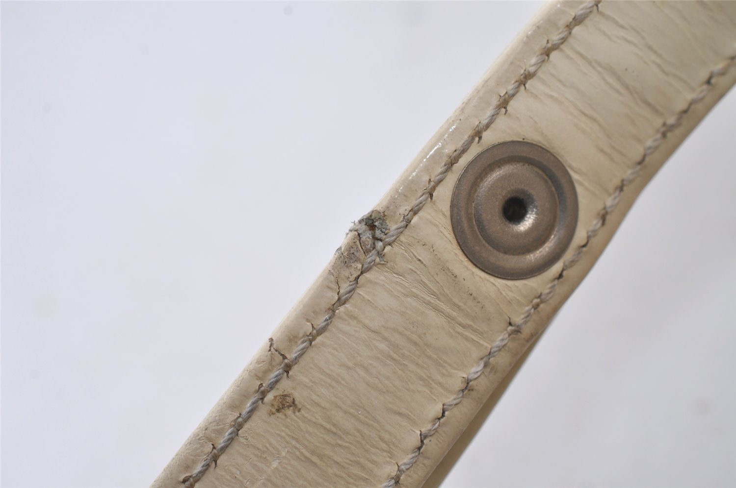 Authentic GUCCI Inletlocking G Drawstring Shoulder Bag Purse Enamel White 8149J