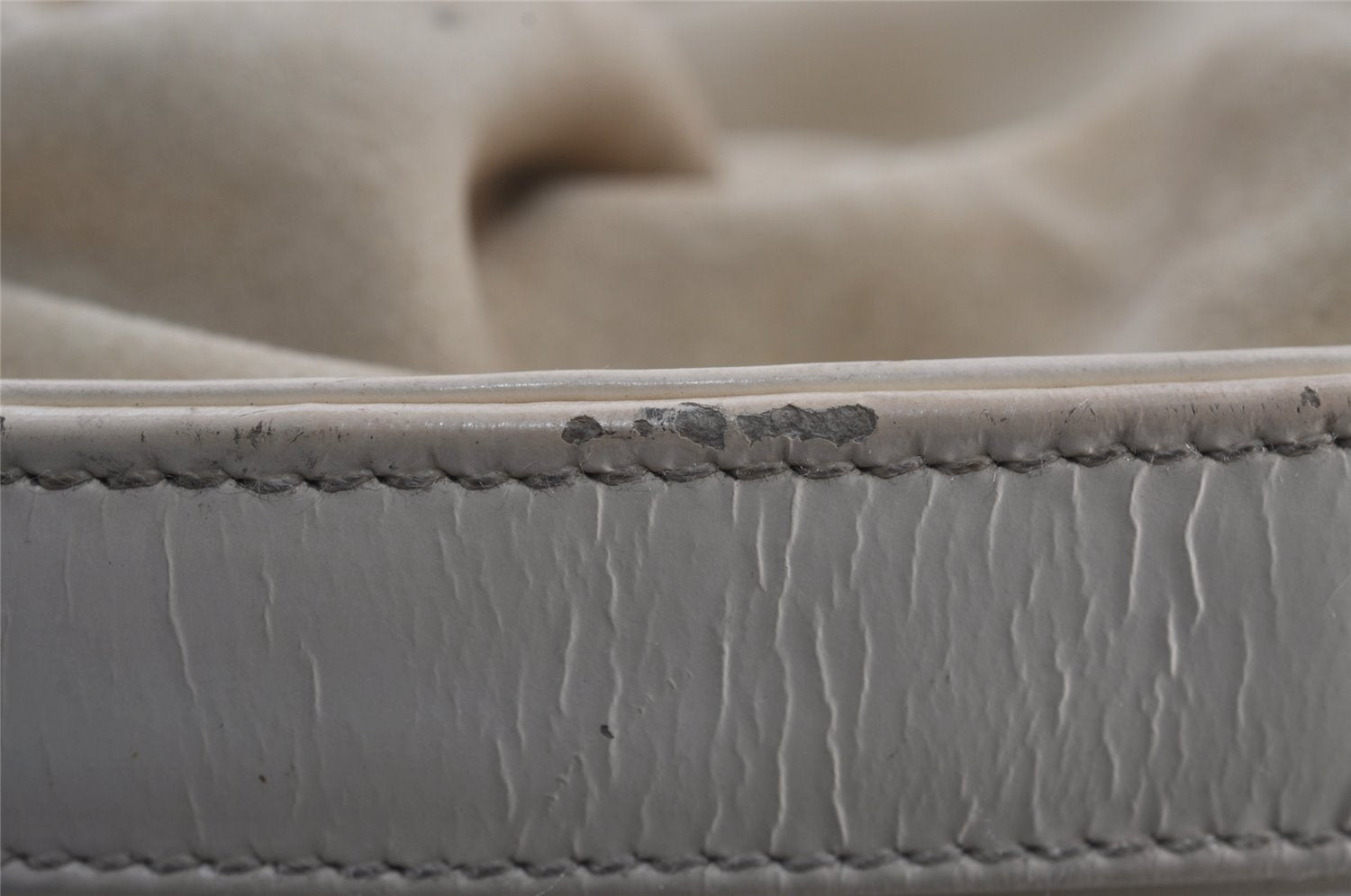 Authentic GUCCI Inletlocking G Drawstring Shoulder Bag Purse Enamel White 8149J