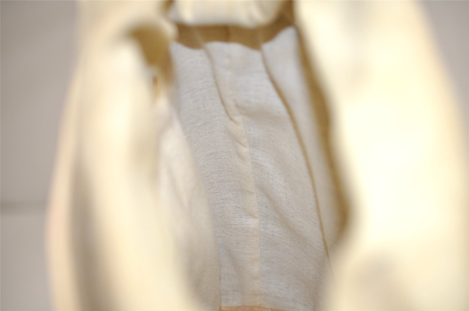 Authentic GUCCI Inletlocking G Drawstring Shoulder Bag Purse Enamel White 8149J