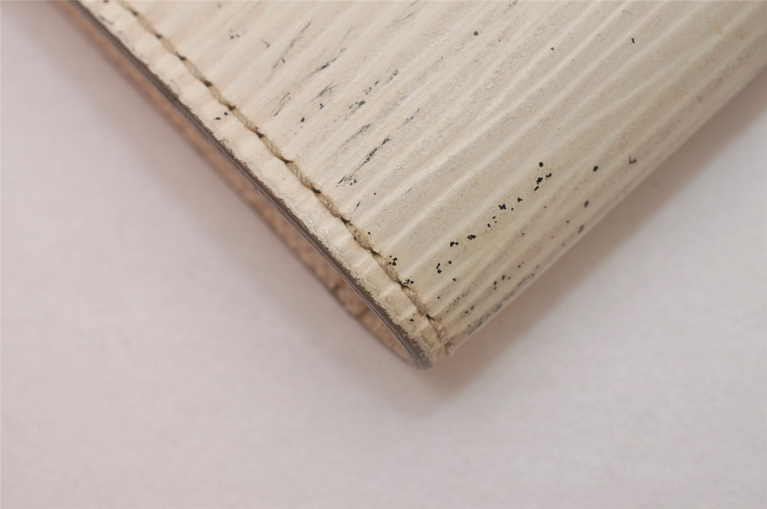 Authentic Louis Vuitton Epi Portefeuille Eugenie Long Wallet M6388J White 8152I