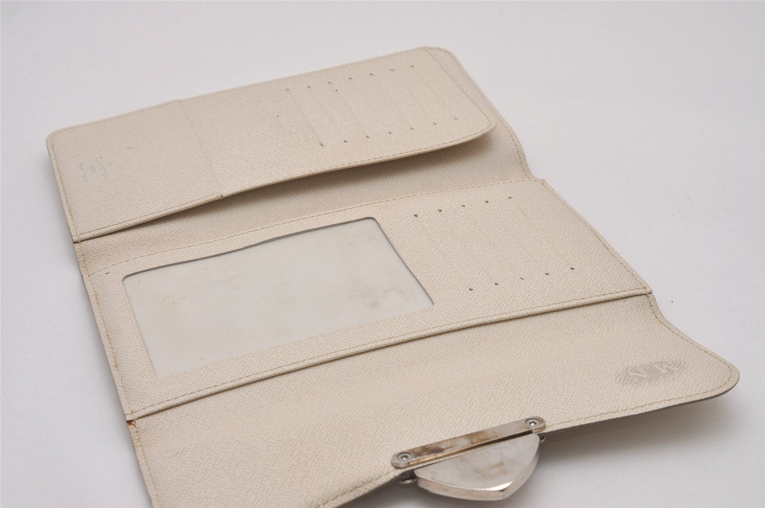 Authentic Louis Vuitton Epi Portefeuille Eugenie Long Wallet M6388J White 8152I