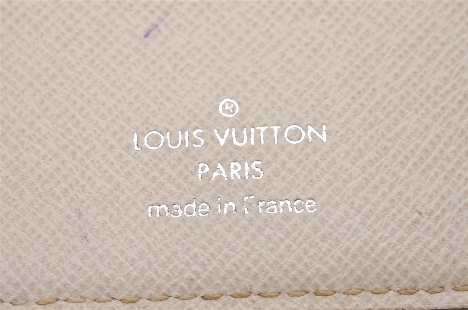 Authentic Louis Vuitton Epi Portefeuille Eugenie Long Wallet M6388J White 8152I