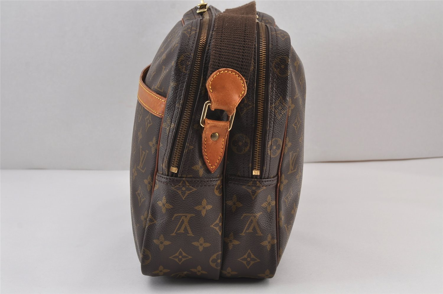 Authentic Louis Vuitton Monogram Reporter GM Shoulder Cross Bag M45252 LV 8159J