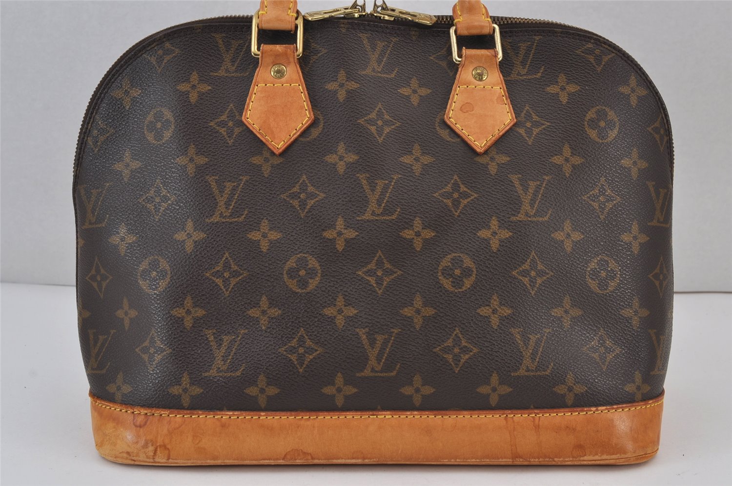 Authentic Louis Vuitton Monogram Alma Hand Bag Purse M51130 LV 8162J