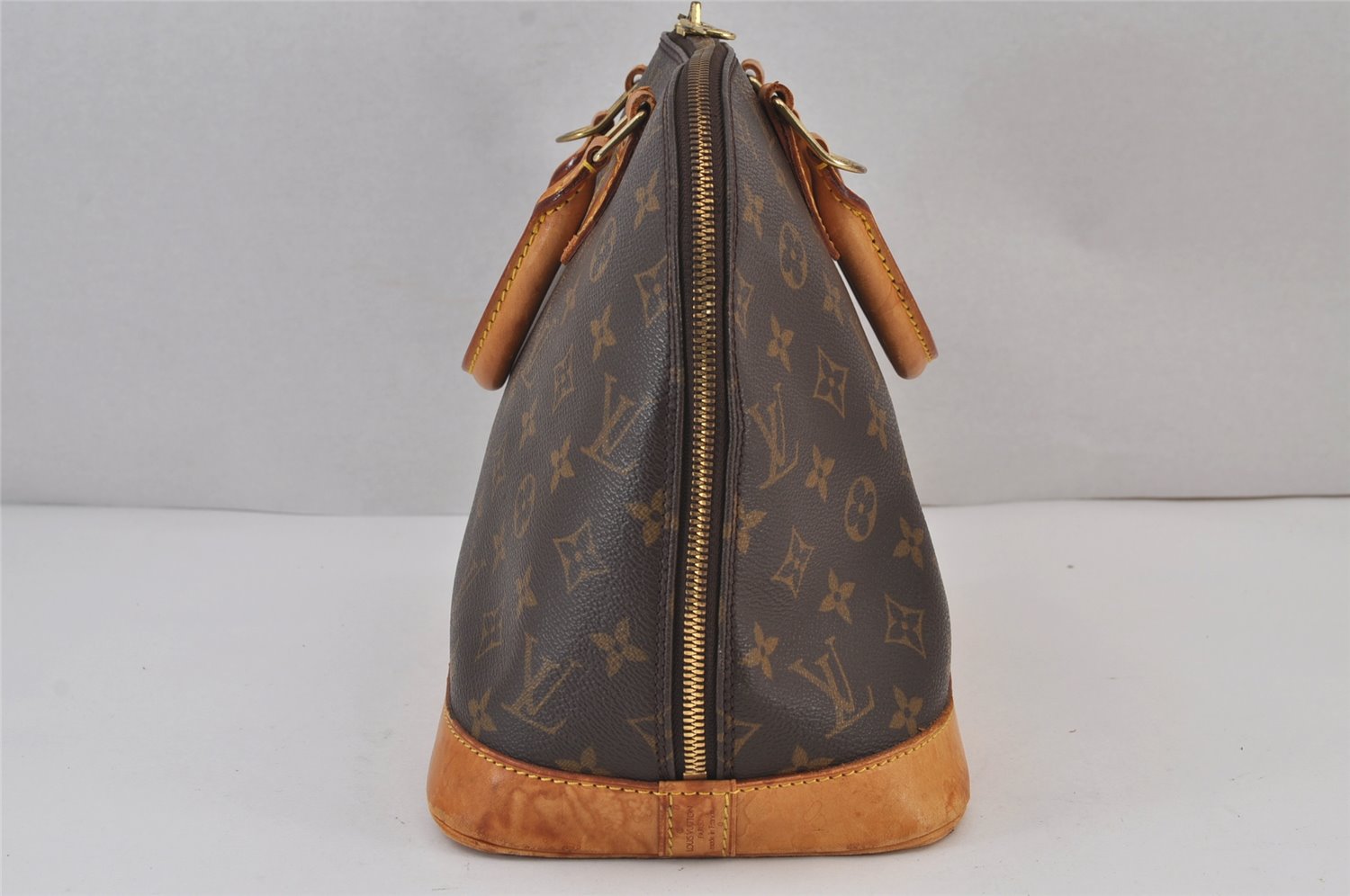 Authentic Louis Vuitton Monogram Alma Hand Bag Purse M51130 LV 8162J