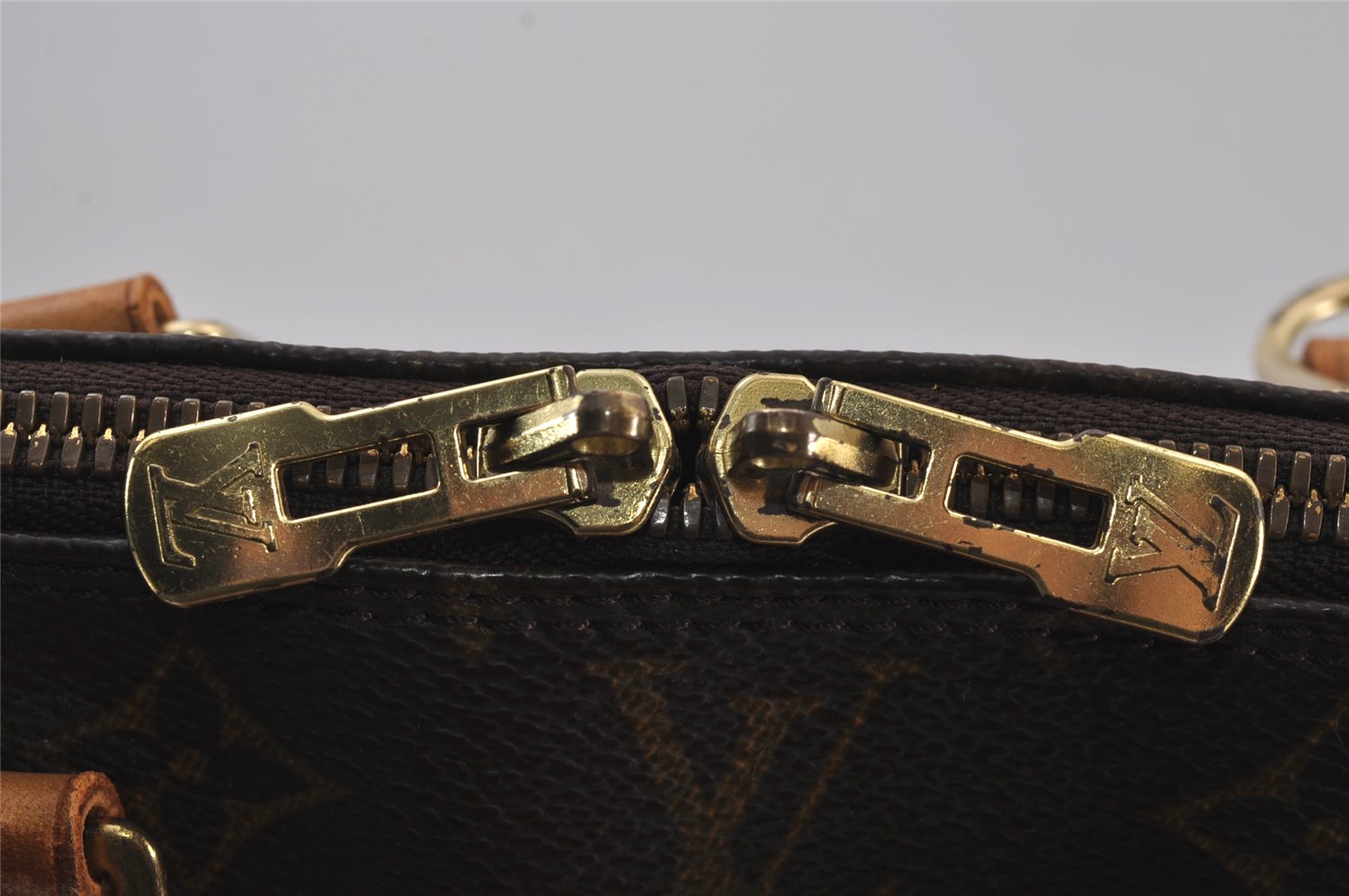 Authentic Louis Vuitton Monogram Alma Hand Bag Purse M51130 LV 8162J