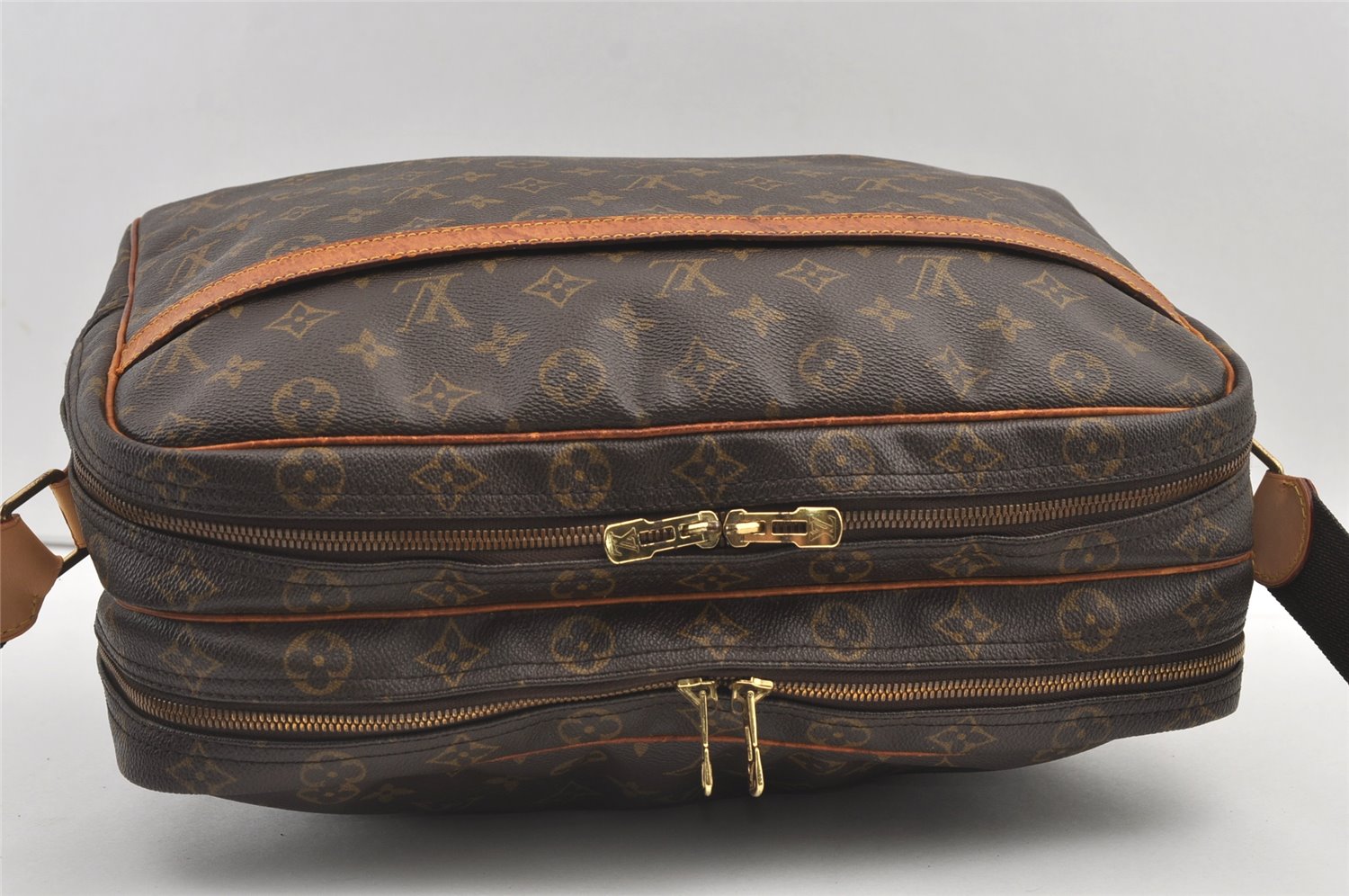Authentic Louis Vuitton Monogram Reporter GM Shoulder Cross Bag M45252 LV 8166J