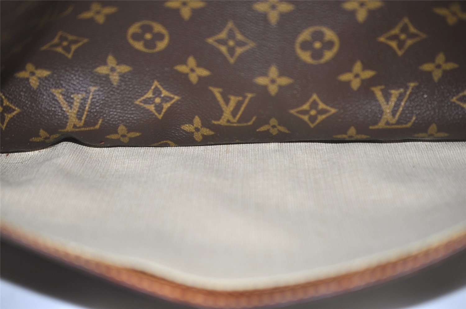 Authentic Louis Vuitton Monogram Reporter GM Shoulder Cross Bag M45252 LV 8166J
