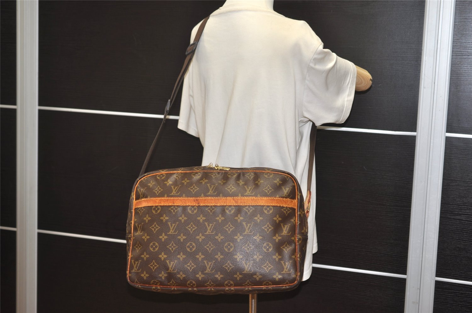 Authentic Louis Vuitton Monogram Reporter GM Shoulder Cross Bag M45252 LV 8166J