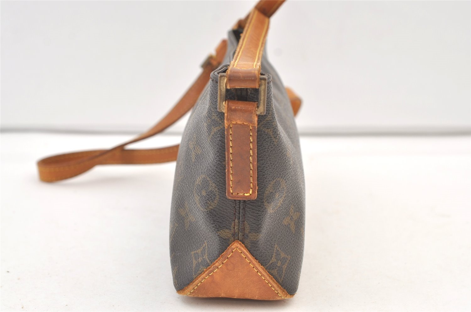 Authentic Louis Vuitton Monogram Trotteur Shoulder Cross Bag M51240 LV 8167J