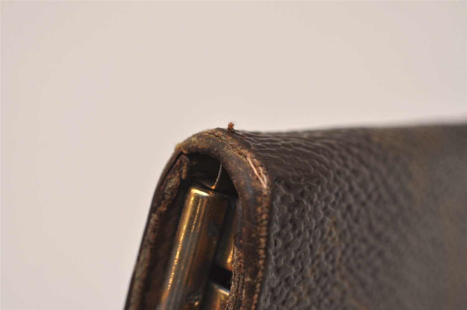 Authentic Louis Vuitton Monogram Multicles 4 Four Hooks Key Case M62631 LV 8172J