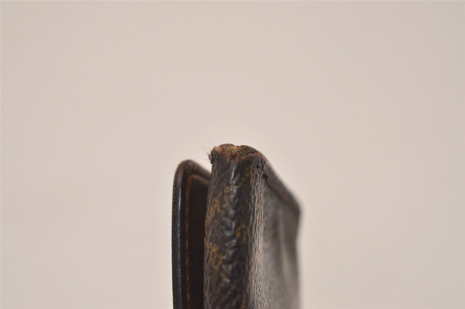 Authentic Louis Vuitton Monogram Multicles 4 Four Hooks Key Case M62631 LV 8172J