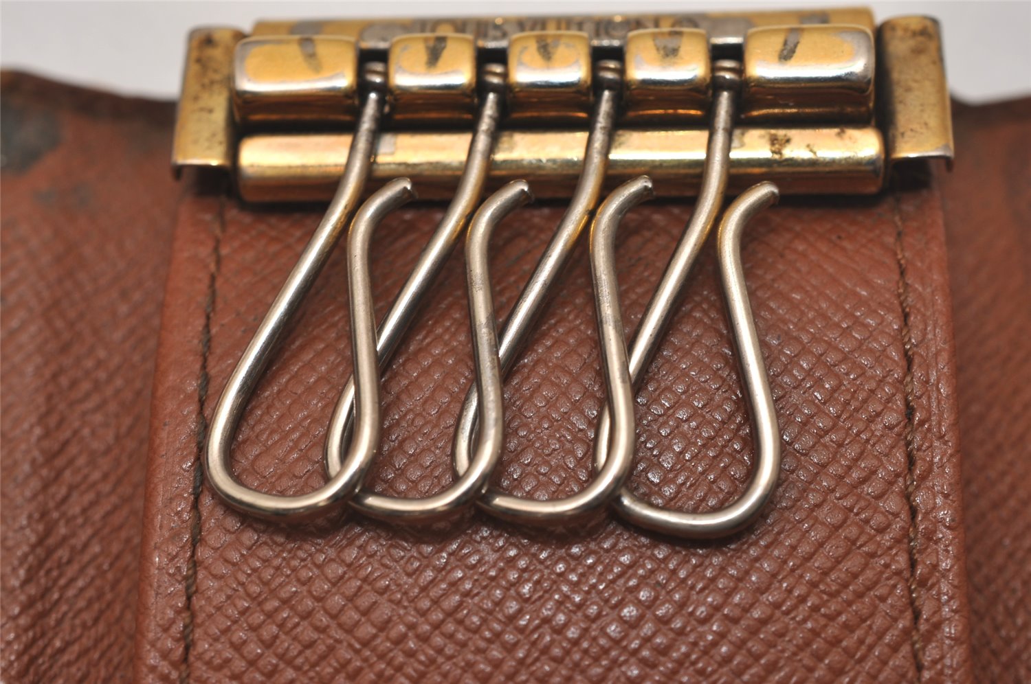Authentic Louis Vuitton Monogram Multicles 4 Four Hooks Key Case M62631 LV 8172J