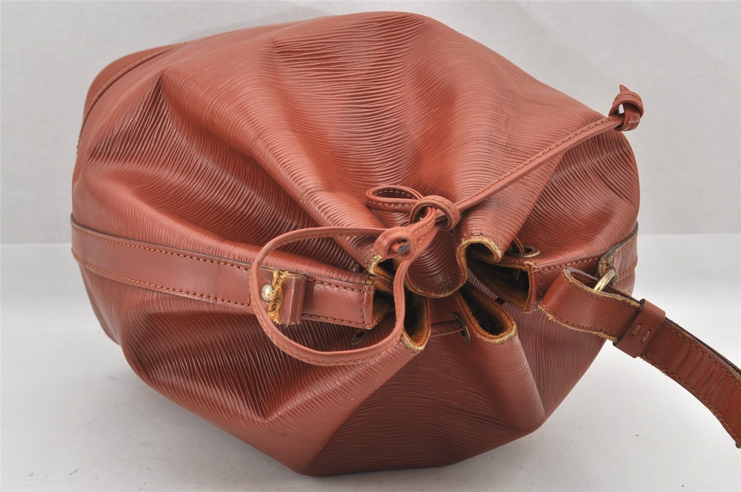 Authentic Louis Vuitton Epi Noe Shoulder Drawstring Bag Brown M44028 Junk 8178I