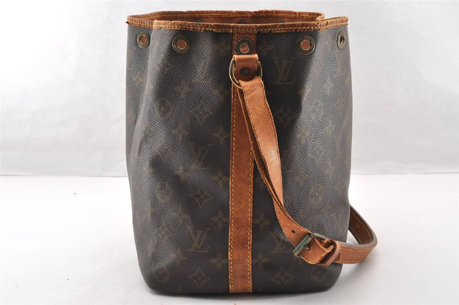 Authentic Louis Vuitton Monogram Petit Noe M42226 Shoulder Drawstring Bag 8179I