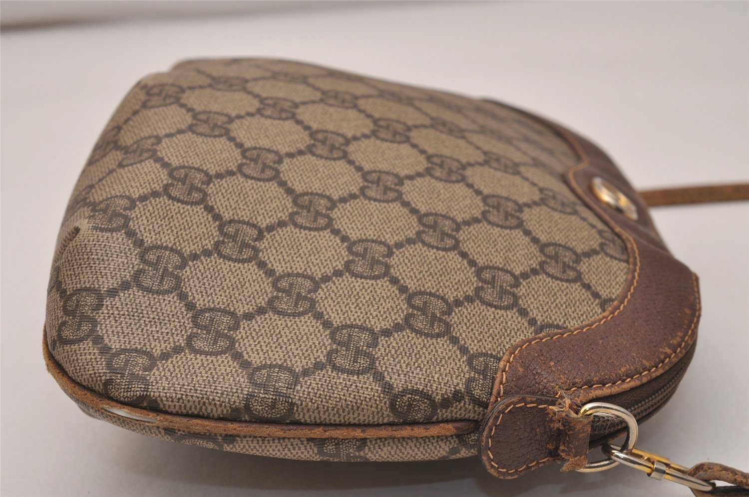 Authentic GUCCI Vintage Shoulder Cross Body Bag Purse GG PVC Leather Brown 8179J