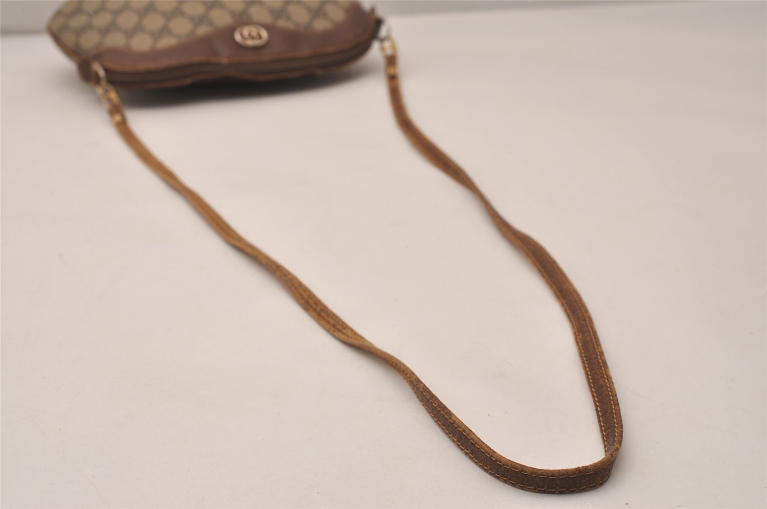 Authentic GUCCI Vintage Shoulder Cross Body Bag Purse GG PVC Leather Brown 8179J