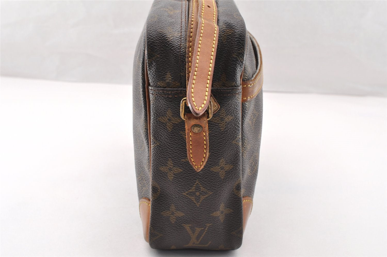 Authentic Louis Vuitton Monogram Trocadero 30 Shoulder Bag M51272 Junk 8181I