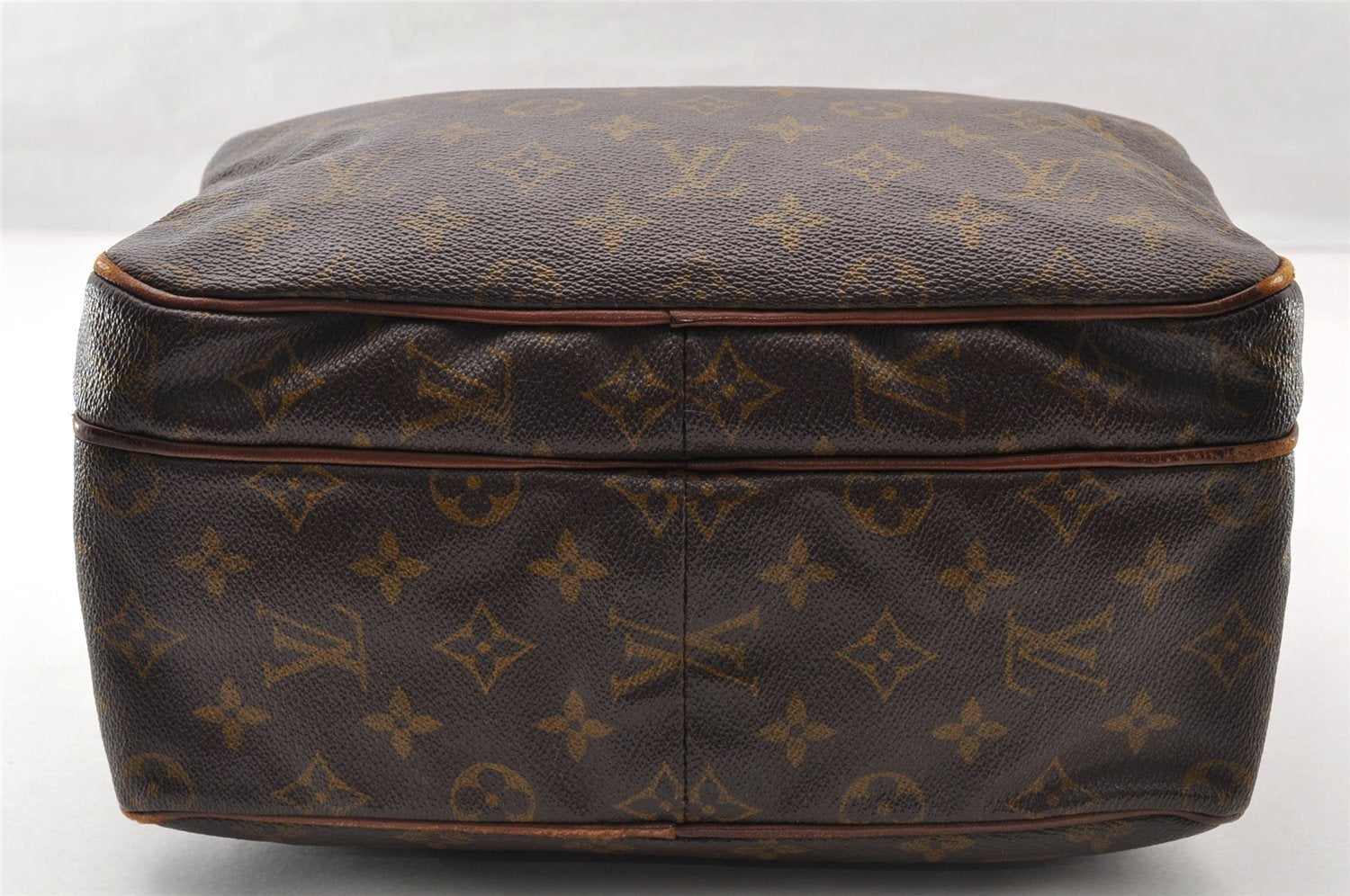 Authentic Louis Vuitton Monogram Nile Shoulder Cross Body Bag Old Model LV 8185I