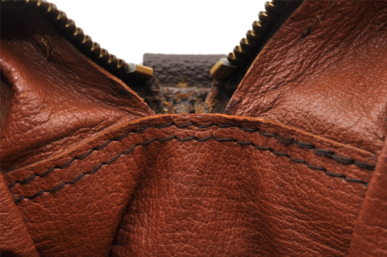 Authentic Louis Vuitton Monogram Nile Shoulder Cross Body Bag Old Model LV 8185I