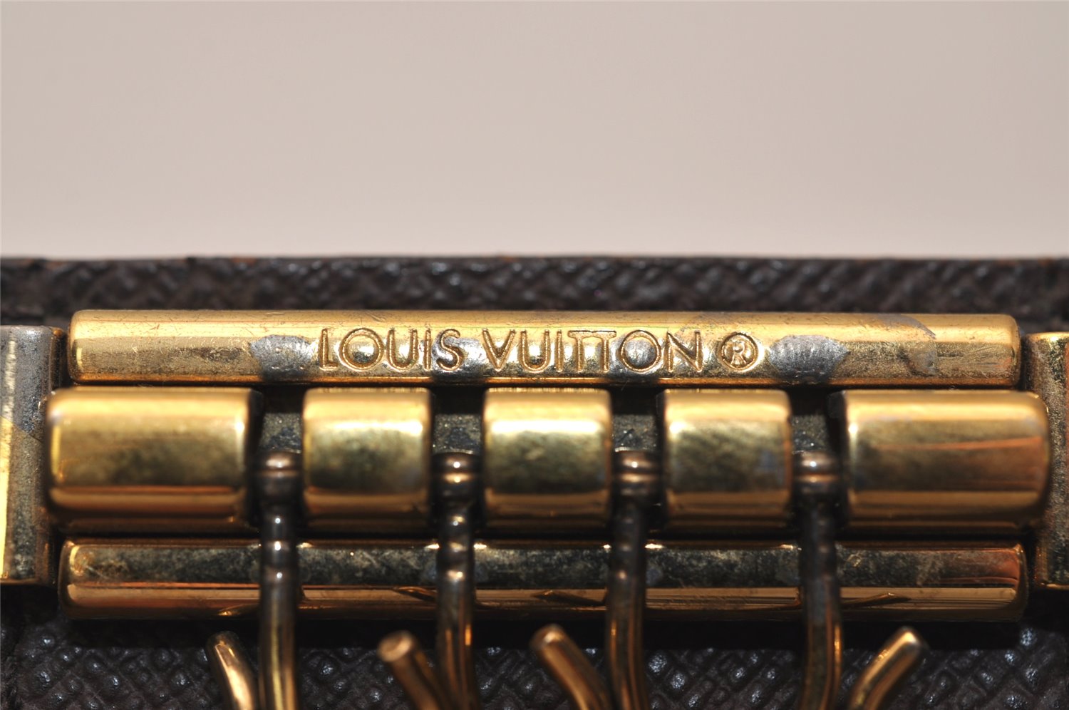 Authentic Louis Vuitton Damier Multicles 4 Key Case Holder N62631 LV 8189J
